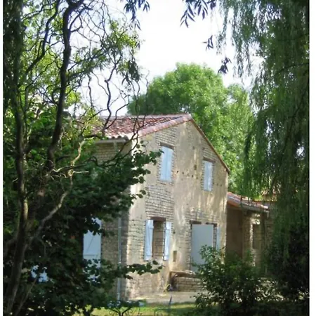 Maison Amant De Boixe * Saint-Amant-de-Boixe