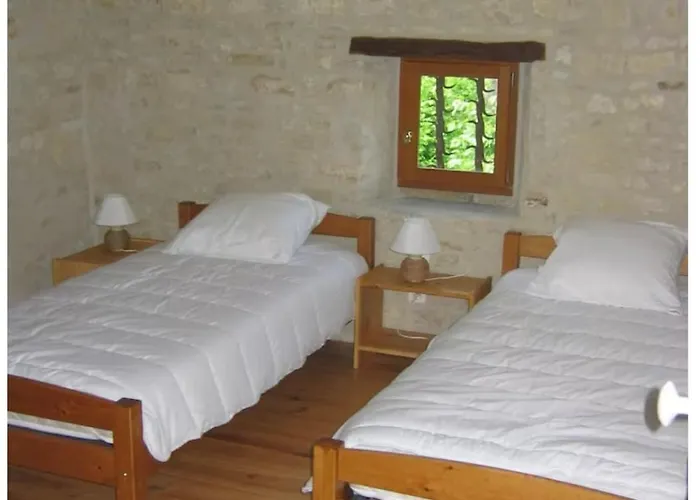 Maison Amant De Boixe * Saint-Amant-de-Boixe